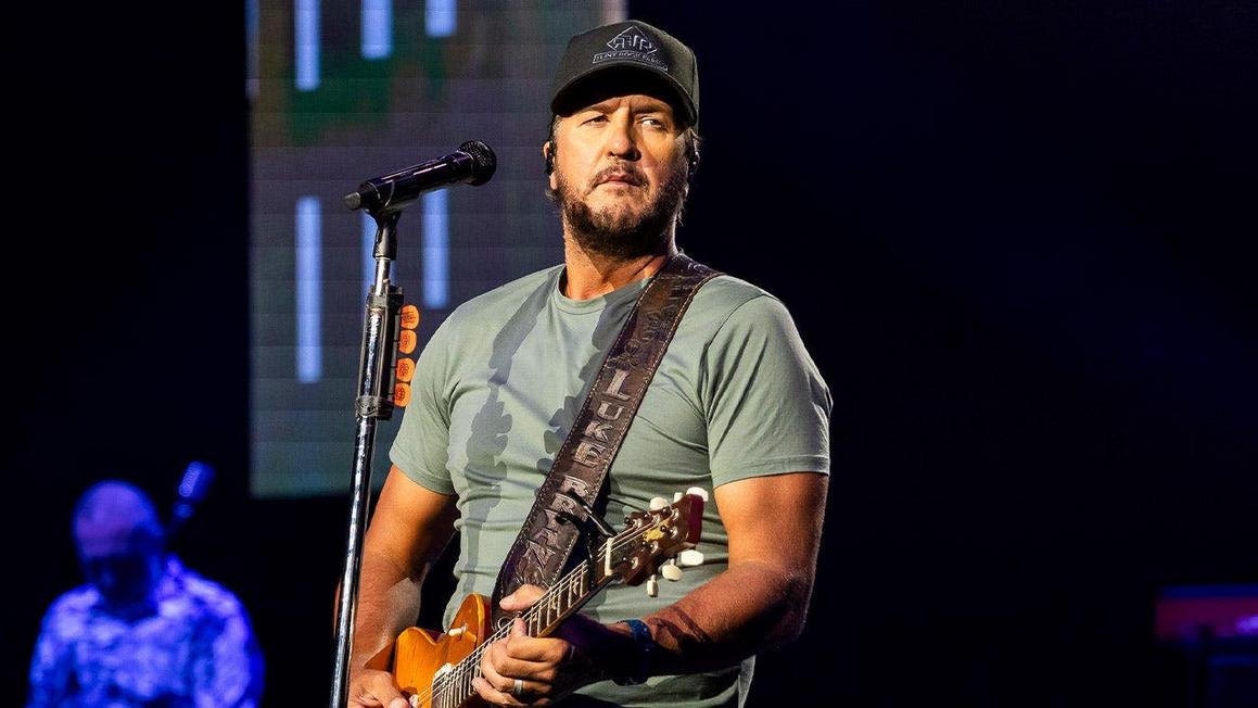 Con trai Luke Bryan cảm ơn người hâm mộ sau chấn thương nghiêm trọng
