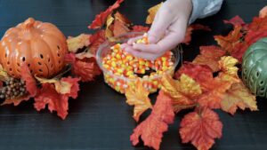 Kẹo Ngô: Lịch Sử Trở Thành Một Món Đặc Sản Gây Tranh Cãi Ngày Lễ Halloween