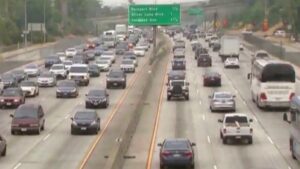 Cuộc tranh luận về thuế đo dặm xuất hiện trong cuộc đua Thống đốc California