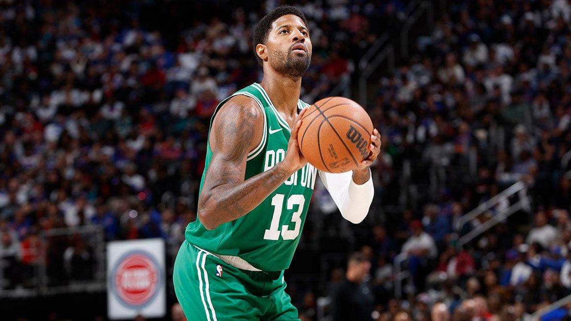 Paul George của Boston Celtics bị phạt vì ăn vạ trong trận ra mắt mùa giải