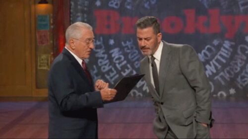 Robert De Niro đóng vai Chủ tịch FCC, đe dọa Jimmy Kimmel trong tiểu phẩm hài