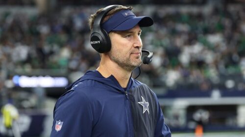 HLV Brian Schottenheimer bảo vệ cuộc họp riêng của cầu thủ bất chấp lời chỉ trích của Mike Tomlin