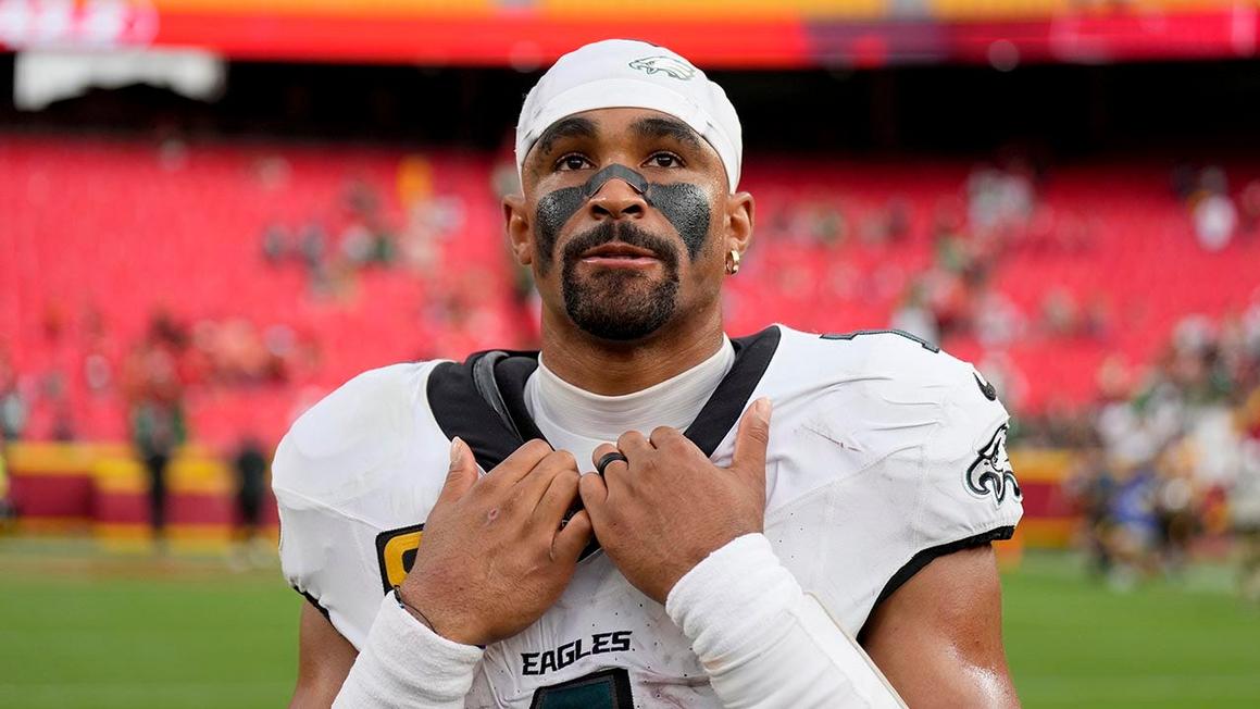 Jalen Hurts của Eagles vào danh sách bị thương do cục máu đông ở bắp chân
