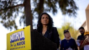 Ứng cử viên Thị trưởng Los Angeles Nithya Raman Tự Nhận Là “Tư Bản” Lẫn “Nhà Xã Hội Chủ Nghĩa Dân Chủ”