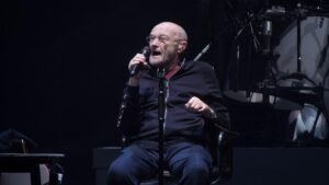 Phil Collins chỉ trích Tổng thống Donald Trump là ‘khó ưa’, nói về bài hát chưa viết về nước Mỹ
