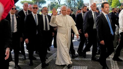 Pope Leo XIV hoàn tất xét nghiệm máu, X-quang sau phẫu thuật ung thư phổi