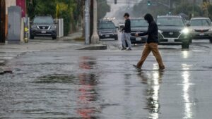 Bão Tháng Mười Có Thể Mang Lượng Mưa Lớn Đến Miền Nam California