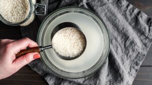 Cách Nấu Cơm Ngon Chuẩn Nhà Hàng: Bí Quyết Đơn Giản Để Cơm Tơi Xốp