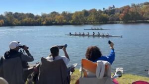 Cuộc đua Thuyền trên Sông Schuylkill Thu hút Gần 9.000 Vận Động Viên
