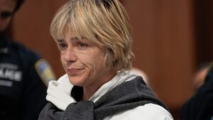 Selma Blair xin lỗi về vụ việc trên máy bay: ‘Tôi vô cùng xin lỗi’