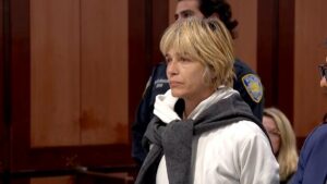 Nữ diễn viên Selma Blair được bảo lãnh sau vụ xô xát trên chuyến bay của Delta