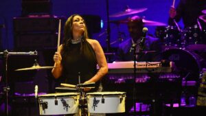 Nữ nhạc sĩ Sheila E. lên tiếng chỉ trích ban tổ chức Lễ hội âm nhạc Carson Jazz sau cái chết của một khán giả.