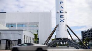 Hội đồng quản trị SpaceX và Tesla thành lập ủy ban đặc biệt xem xét sáp nhập