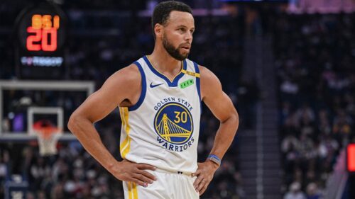 Steph Curry tránh khỏi lo ngại chấn thương sau khi phải rời sân trong buổi tập mở của Warriors
