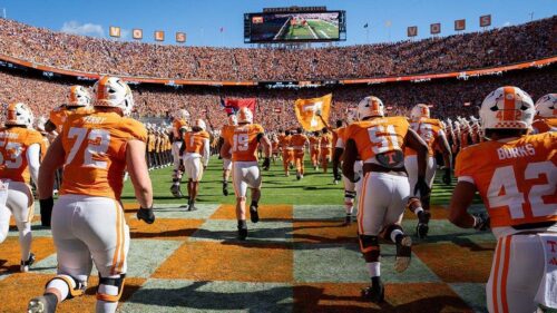 Fan bị cáo buộc ăn cắp đồng phục an ninh để lẻn vào trận đấu Alabama-Tennessee