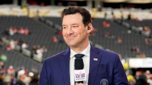 Tomi Lahren đề nghị Tony Romo nghe lời khuyên từng cho cô về phản ứng tiêu cực trên mạng