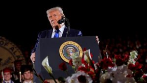 Tổng Thống Donald Trump Sẽ Tham Dự Trận Bóng Đá College Alabama vs. Georgia