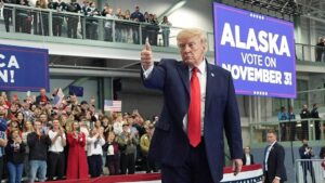 Tổng Thống Trump cho biết đang xem xét vụ Dan Sullivan thứ hai ở Alaska