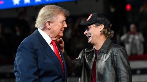 Tổng thống Donald Trump đùa vui về việc đổi tên Đại Tây Dương/Thái Bình Dương thành ‘Trump Ocean’