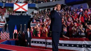 Ba sinh viên đại học đối mặt cáo buộc liên bang vì đe dọa Tổng Thống Donald Trump