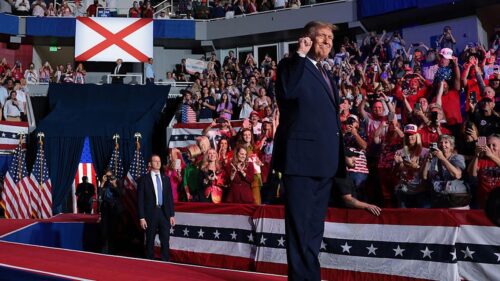Ba sinh viên đại học đối mặt cáo buộc liên bang vì đe dọa Tổng Thống Donald Trump