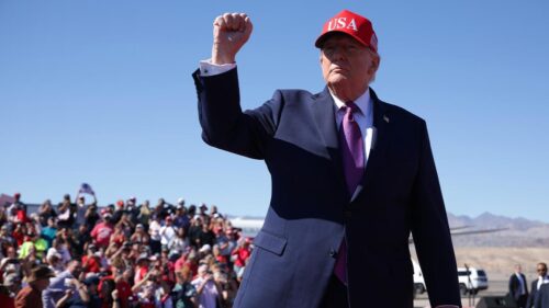 Tổng Thống Trump kêu gọi cử tri Arizona bỏ phiếu cho Đảng Cộng Hòa trong cuộc bầu cử giữa nhiệm kỳ