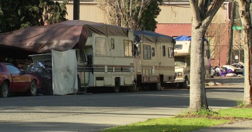 Hội đồng Thành phố Seattle thông qua quy định đậu xe RV, thêm chương trình cấp phép