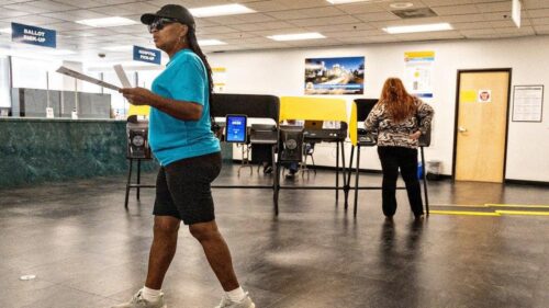 Cơ quan Tư pháp Hoa Kỳ truy cứu hình sự các nhân viên bầu cử California trong vụ tranh chấp bỏ phiếu
