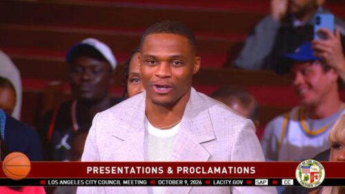 Russell Westbrook được vinh danh tại Hội đồng Thành phố Los Angeles