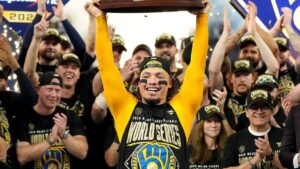 William Contreras đạt thành tích hiếm có, giành MVP World Series