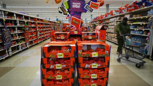 Doanh số kẹo Halloween khởi đầu chậm chạp giữa giá sôcôla cao và lo ngại về giá cả