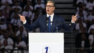 Ngàn người ủng hộ đổ về Belgrade ủng hộ ông Vucic tranh cử Thủ tướng
