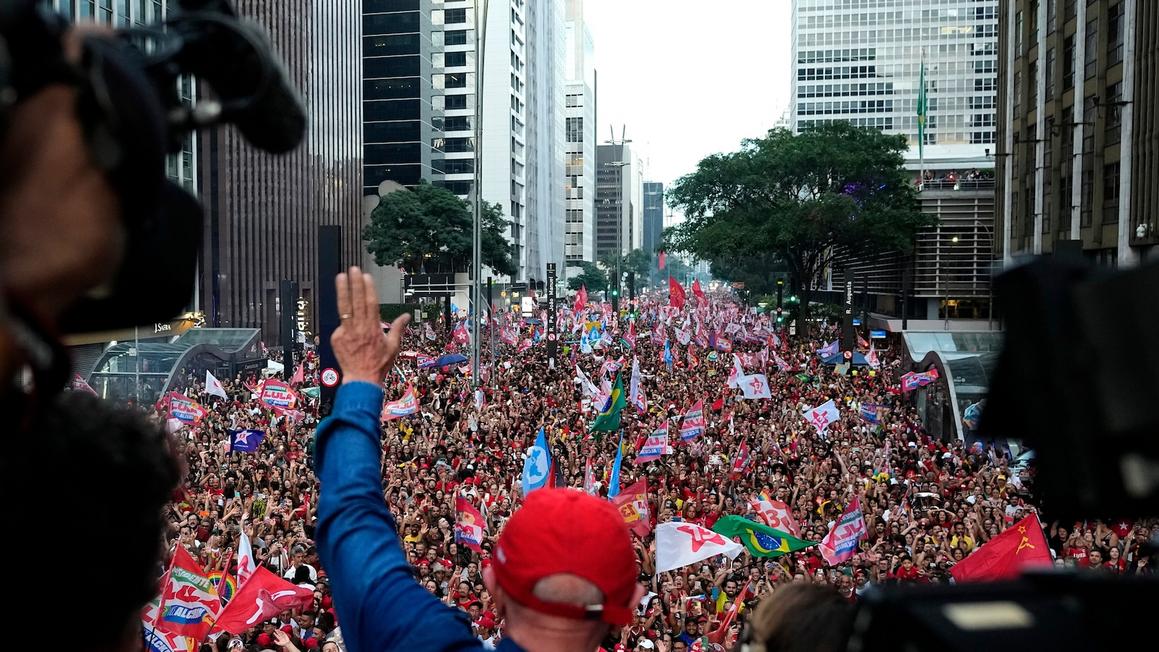 Brazil: Cuộc đua Tổng thống căng thẳng vào giờ chót