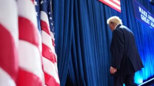 Tổng Thống Donald Trump vận động qua điện thoại trong cuộc tranh cử Thượng Viện Texas