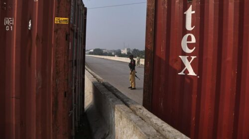 Pakistan tuyên bố tình trạng khẩn cấp tại tỉnh Khyber Pakhtunkhwa, đình chỉ chính phủ