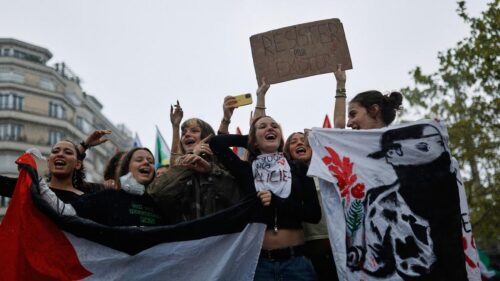Người biểu tình Pháp xuống đường phản đối chi phí sinh hoạt tăng cao