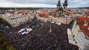 Hàng Ngàn Người Biểu Tình Tại Prague Phản Đối Kế Hoạch Cải Tổ Tài Trợ Truyền Thông Công