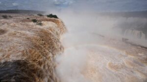 Lũ lụt Nam Mỹ do El Niño, hàng ngàn người sơ tán