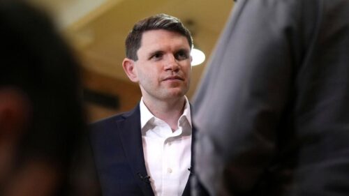 Ông James Talarico Vận động Khi Cuộc Đua Vào Thượng Viện Texas Bước Vào Giai Đoạn Cuối