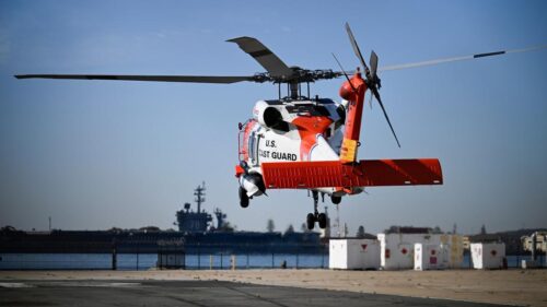 Tìm kiếm 11 người mất tích sau vụ lật thuyền ngoài khơi Baja California, 16 người được cứu sống