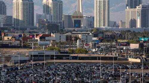 Hành Khách Mỹ Bị Bắt Vì Tin Nhắn “Cướp Máy Bay” Nói Là Đùa Giỡn
