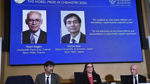 Giải Nobel Hóa học 2026 vinh danh nghiên cứu giải quyết bí ẩn ‘hình ảnh phản chiếu’