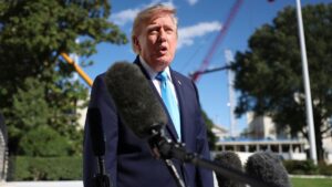 Tổng Thống Trump Chỉ Trích Quan Chức Bầu Cử Ở Quận Maricopa, Arizona Vì Lỗi