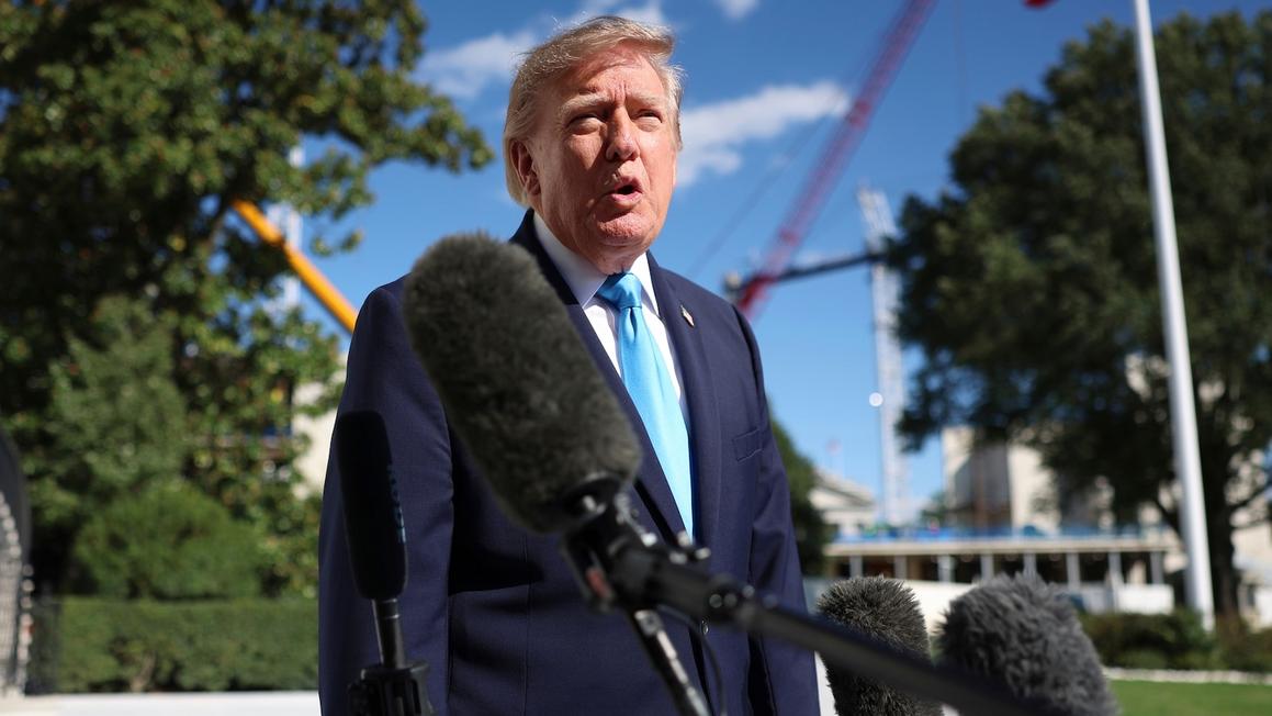 Tổng Thống Trump Chỉ Trích Quan Chức Bầu Cử Ở Quận Maricopa, Arizona Vì Lỗi
