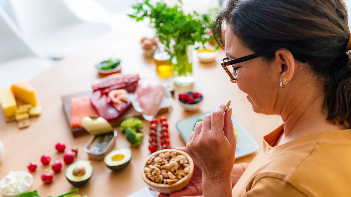 Các loại thực phẩm tốt nhất để giảm mỡ bụng nguy hiểm và bảo vệ sức khỏe tim mạch